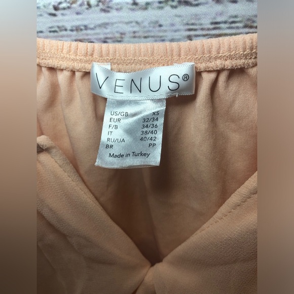 Peach Chiffon Women's Top with Pearl Straps XS🍑 - Picture 4 of 10